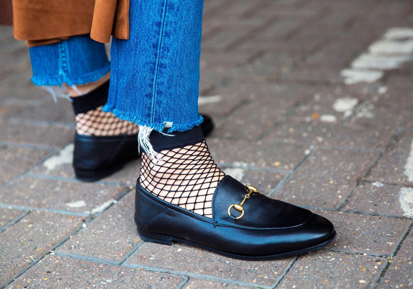 Pourquoi Chaque Garde-Robe a Besoin d’une Paire de Chaussettes en Résille (et Comment les Porter) - Lou Renard