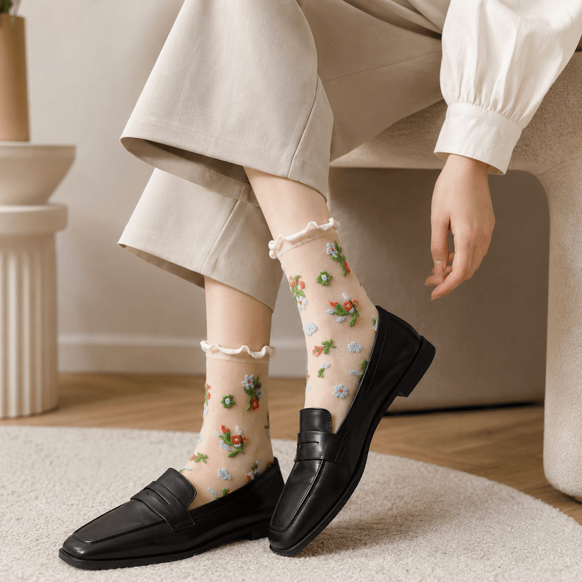Chaussettes transparentes femme à fleurs – La Rayonnante Lou Renard
