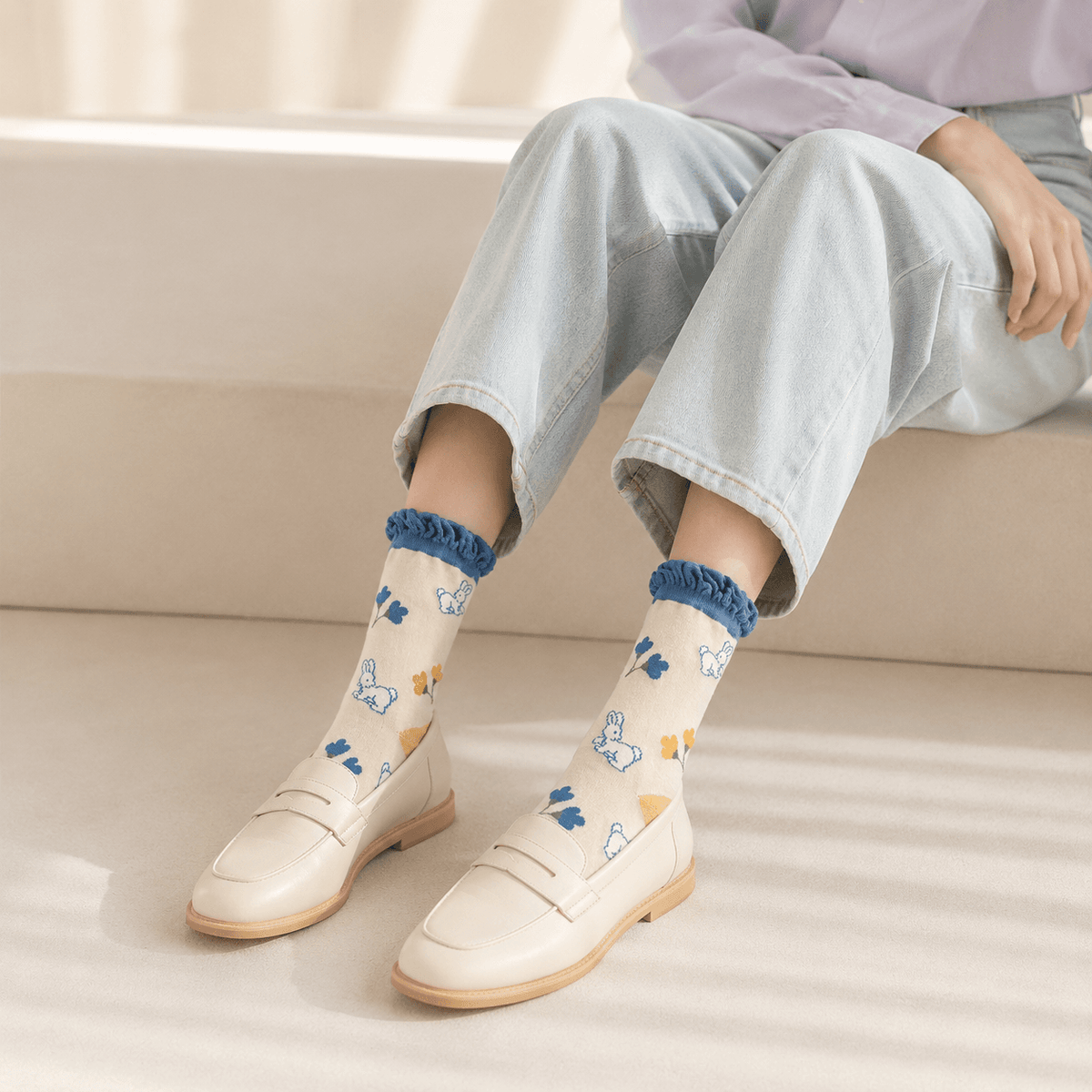 Chaussettes fantaisie femme fleurs et lapins – La Merveilleuse Lou Renard