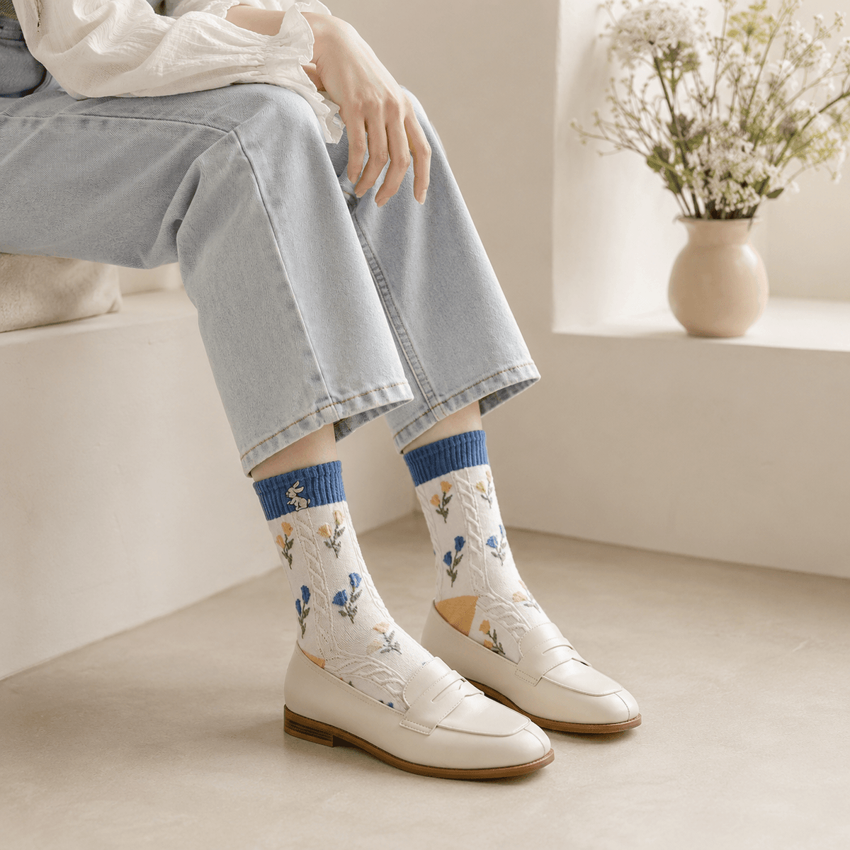 Chaussettes fantaisie femme fleurs et lapins – La Merveilleuse Lou Renard