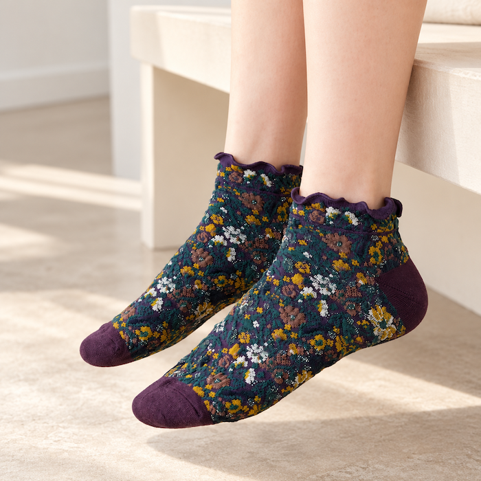 Chaussettes fleuries femme à froufrous – La Mystérieuse Lou Renard
