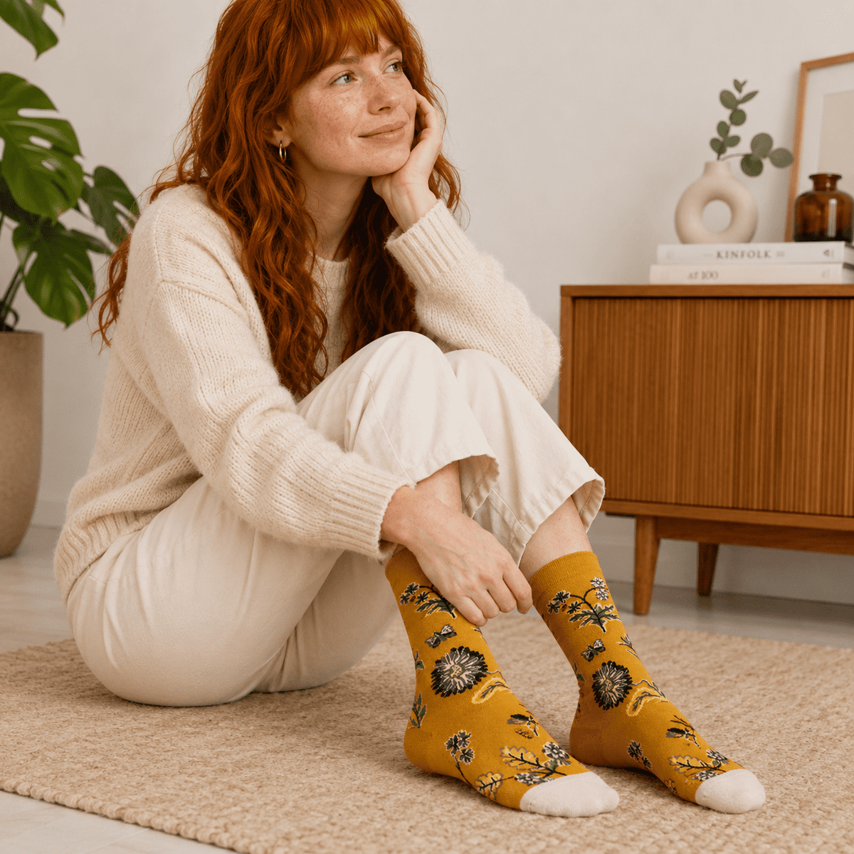 Chaussettes fantaisie femme à fleurs – La Précieuse Lou Renard